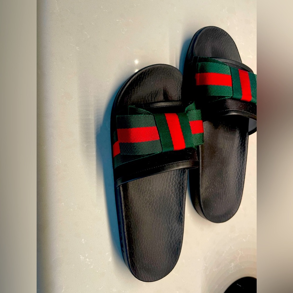 LIKE NEW GUCCI WEB BOW RED & GREEN SATIN/RUBBER SANDALS SLIDES SZ 10 11 US 41
